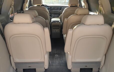 KIA Carnival III, 2018 год, 2 890 000 рублей, 14 фотография