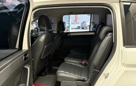 Volkswagen Touran III, 2021 год, 1 750 000 рублей, 16 фотография