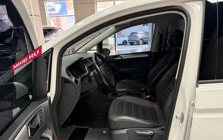 Volkswagen Touran III, 2021 год, 1 750 000 рублей, 13 фотография