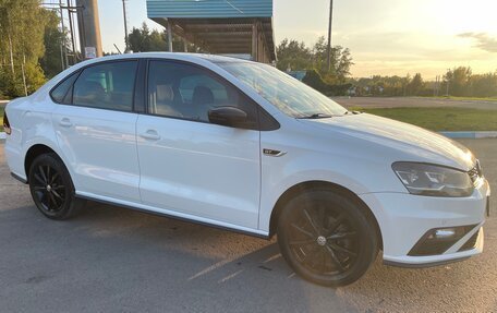 Volkswagen Polo VI (EU Market), 2018 год, 1 490 000 рублей, 24 фотография