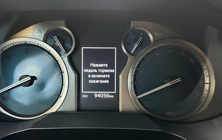 Toyota Land Cruiser Prado 150 рестайлинг 2, 2019 год, 5 300 000 рублей, 8 фотография