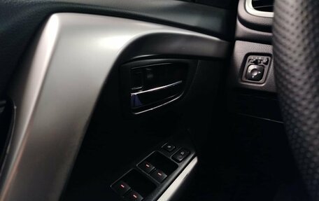 Mitsubishi Pajero Sport III рестайлинг, 2019 год, 2 739 000 рублей, 18 фотография