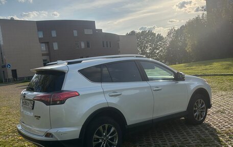Toyota RAV4, 2019 год, 2 650 000 рублей, 4 фотография