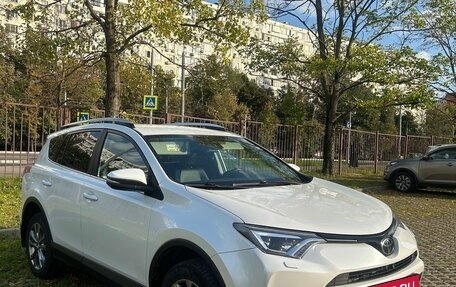 Toyota RAV4, 2019 год, 2 650 000 рублей, 2 фотография
