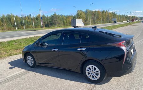 Toyota Prius IV XW50, 2018 год, 1 700 000 рублей, 6 фотография