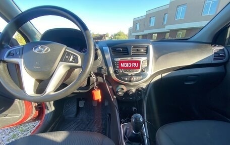 Hyundai Solaris II рестайлинг, 2012 год, 650 000 рублей, 5 фотография
