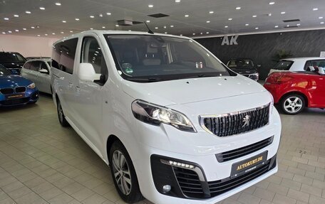 Peugeot Traveller I, 2018 год, 1 950 000 рублей, 4 фотография