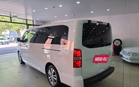 Peugeot Traveller I, 2018 год, 1 950 000 рублей, 8 фотография