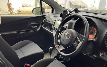 Toyota Vitz, 2018 год, 950 000 рублей, 9 фотография
