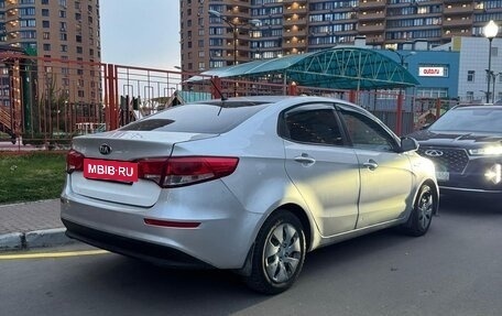 KIA Rio III рестайлинг, 2015 год, 650 000 рублей, 2 фотография