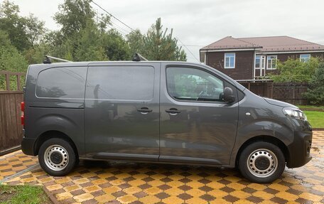 Opel Vivaro, 2020 год, 2 000 000 рублей, 8 фотография