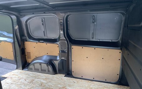 Opel Vivaro, 2020 год, 2 000 000 рублей, 14 фотография