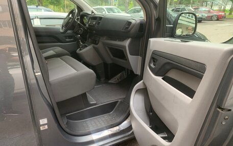Opel Vivaro, 2020 год, 2 000 000 рублей, 10 фотография
