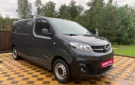 Opel Vivaro, 2020 год, 2 000 000 рублей, 2 фотография