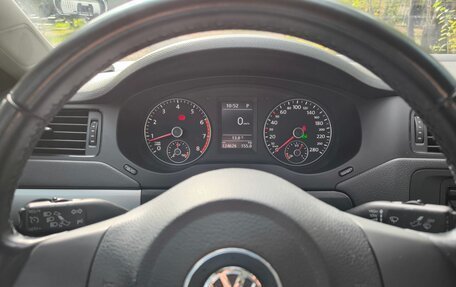 Volkswagen Jetta VI, 2012 год, 1 350 000 рублей, 18 фотография