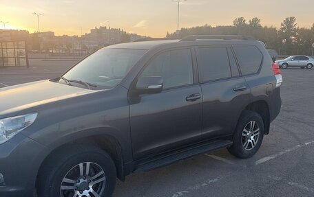 Toyota Land Cruiser Prado 150 рестайлинг 2, 2010 год, 2 500 000 рублей, 8 фотография