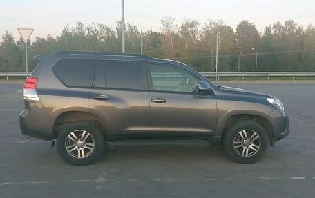 Toyota Land Cruiser Prado 150 рестайлинг 2, 2010 год, 2 500 000 рублей, 13 фотография