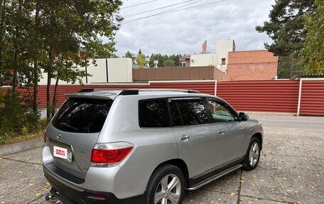 Toyota Highlander III, 2011 год, 2 070 000 рублей, 5 фотография