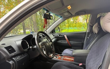 Toyota Highlander III, 2011 год, 2 070 000 рублей, 7 фотография