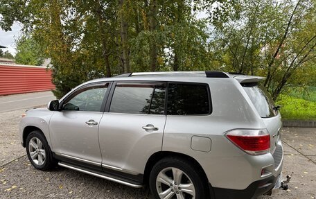 Toyota Highlander III, 2011 год, 2 070 000 рублей, 4 фотография