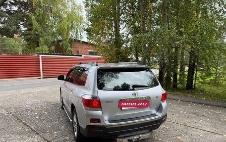 Toyota Highlander III, 2011 год, 2 070 000 рублей, 6 фотография