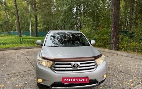 Toyota Highlander III, 2011 год, 2 070 000 рублей, 2 фотография