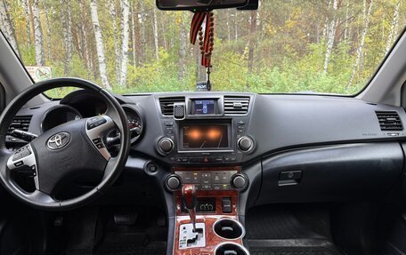 Toyota Highlander III, 2011 год, 2 070 000 рублей, 13 фотография