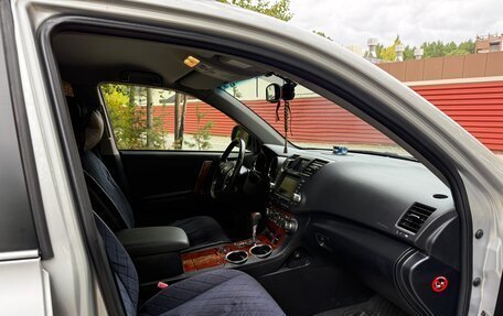 Toyota Highlander III, 2011 год, 2 070 000 рублей, 11 фотография