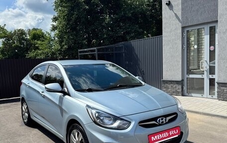 Hyundai Solaris II рестайлинг, 2012 год, 950 000 рублей, 2 фотография