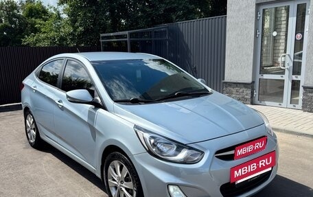 Hyundai Solaris II рестайлинг, 2012 год, 950 000 рублей, 4 фотография