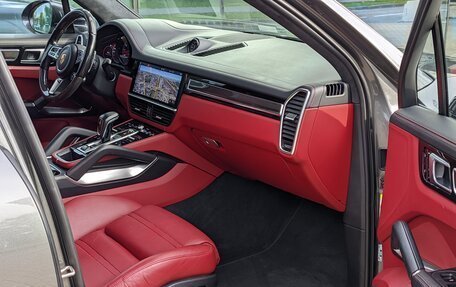 Porsche Cayenne III, 2018 год, 8 950 000 рублей, 9 фотография