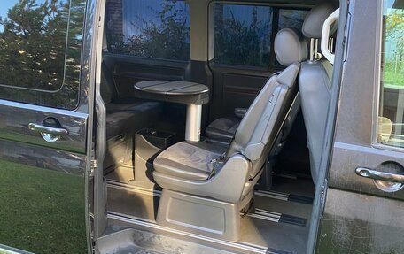 Volkswagen Multivan T5, 2011 год, 2 200 000 рублей, 1 фотография