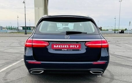 Mercedes-Benz E-Класс, 2019 год, 3 400 000 рублей, 2 фотография