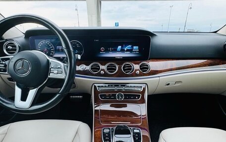 Mercedes-Benz E-Класс, 2019 год, 3 400 000 рублей, 9 фотография
