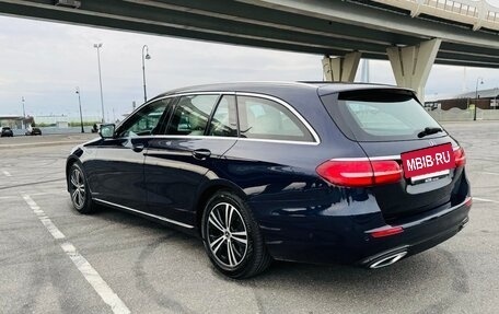 Mercedes-Benz E-Класс, 2019 год, 3 400 000 рублей, 5 фотография