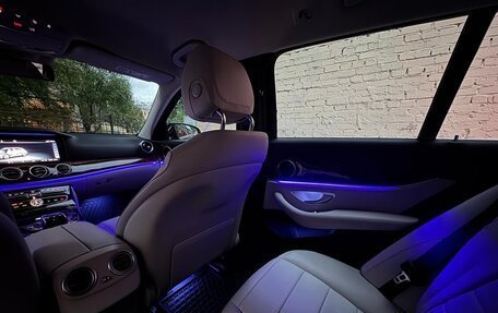 Mercedes-Benz E-Класс, 2019 год, 3 400 000 рублей, 25 фотография