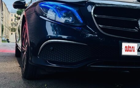 Mercedes-Benz E-Класс, 2019 год, 3 400 000 рублей, 30 фотография