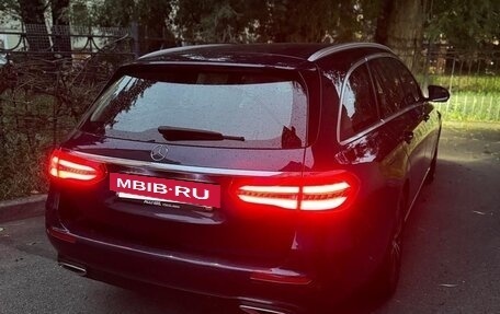 Mercedes-Benz E-Класс, 2019 год, 3 400 000 рублей, 32 фотография