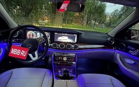 Mercedes-Benz E-Класс, 2019 год, 3 400 000 рублей, 26 фотография