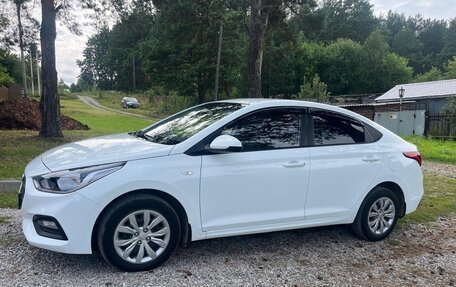 Hyundai Solaris II рестайлинг, 2018 год, 1 550 000 рублей, 1 фотография