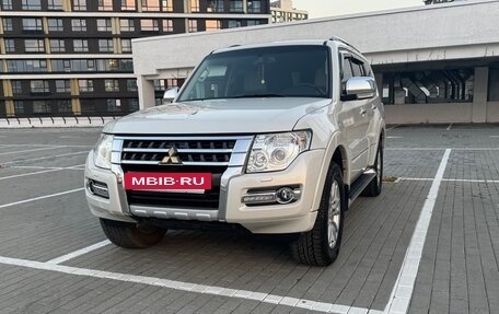 Mitsubishi Pajero IV, 2019 год, 3 800 000 рублей, 2 фотография