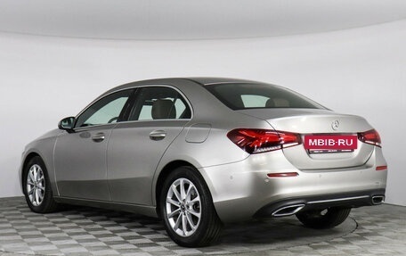 Mercedes-Benz A-Класс, 2020 год, 2 870 000 рублей, 7 фотография