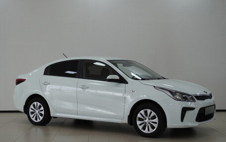 KIA Rio IV, 2018 год, 1 070 000 рублей, 1 фотография