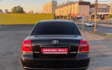Toyota Avensis III рестайлинг, 2005 год, 930 000 рублей, 2 фотография