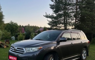 Toyota Highlander III, 2012 год, 1 920 000 рублей, 1 фотография