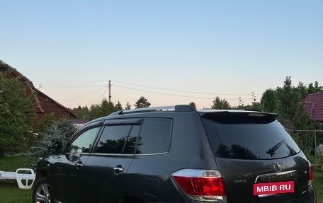Toyota Highlander III, 2012 год, 1 920 000 рублей, 2 фотография