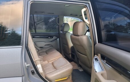 Toyota Land Cruiser Prado 120 рестайлинг, 2007 год, 2 200 000 рублей, 12 фотография