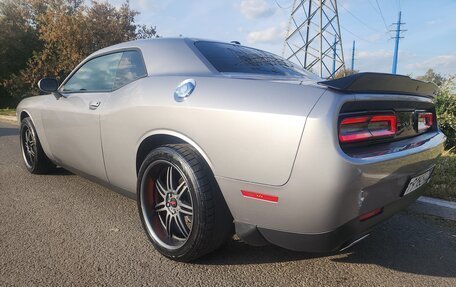 Dodge Challenger III рестайлинг 2, 2017 год, 3 300 000 рублей, 7 фотография