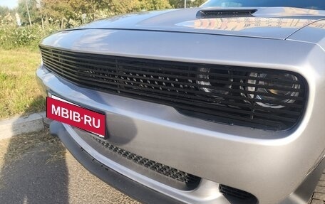 Dodge Challenger III рестайлинг 2, 2017 год, 3 300 000 рублей, 6 фотография