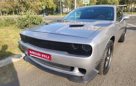 Dodge Challenger III рестайлинг 2, 2017 год, 3 300 000 рублей, 23 фотография
